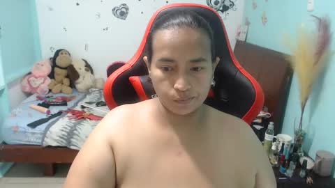 Snapshot of pareja_explosivasexx chatting on February 19, 2025, 7:50 am Luna online show from February 19, 2025, 7:50 am