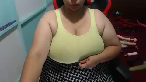 Snapshot of pareja_explosivasexx chatting on November 14, 2025, 7:07 am Luna online show from November 14, 2025, 7:07 am