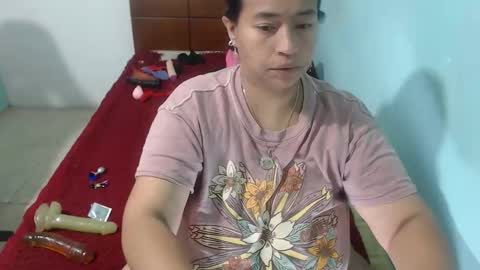 Snapshot of pareja_explosivasexx chatting on December 2, 2025, 8:41 am Luna online show from December 2, 2025, 8:41 am