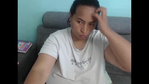 Snapshot of pareja_explosivasexx chatting on February 22, 2026, 5:11 pm Luna online show from February 22, 2026, 5:11 pm