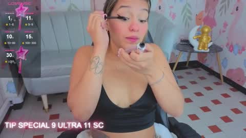 Snapshot of paris09_v chatting on February 6, 2026, 3:11 am PARIS online show from February 6, 2026, 3:11 am