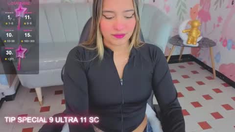 Snapshot of paris09_v chatting on February 11, 2026, 3:33 am PARIS online show from February 11, 2026, 3:33 am