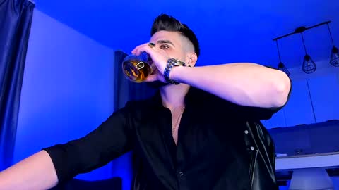 Paris online show from December 15, 2024, 10:47 pm