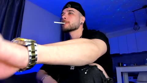 Paris online show from February 5, 2025, 3:45 am