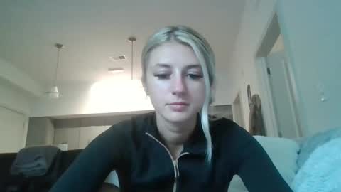 Snapshot of parisbaby2000 chatting on September 25, 2025, 6:00 pm parisbaby2000 online show from September 25, 2025, 6:00 pm