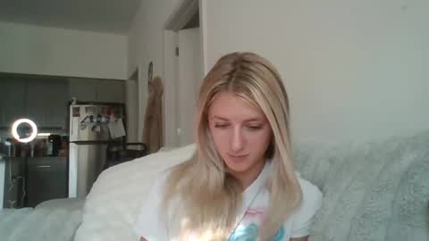 Snapshot of parisbaby2000 chatting on October 6, 2025, 2:25 pm parisbaby2000 online show from October 6, 2025, 2:25 pm