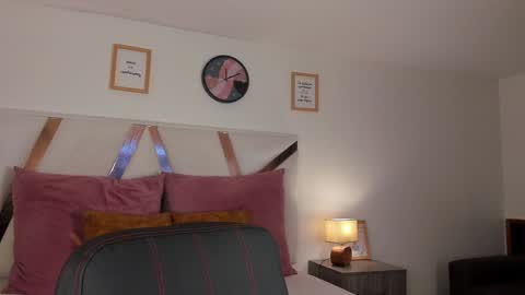 PARIS online show from January 22, 2025, 8:38 pm