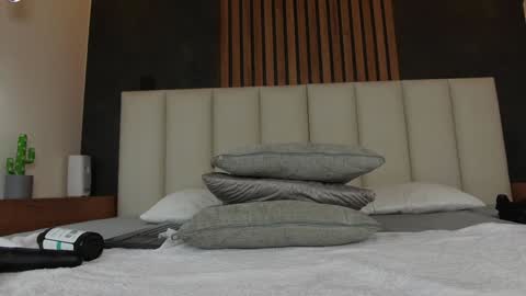 PARIS online show from February 4, 2025, 11:27 pm