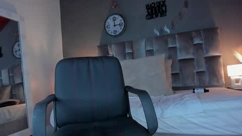 PARIS online show from February 5, 2025, 10:44 pm