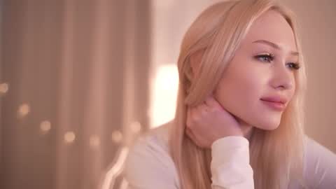 Snapshot of party_4_u chatting on November 24, 2025, 12:49 pm Sofi online show from November 24, 2025, 12:49 pm