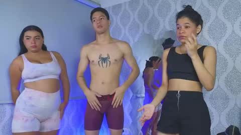 Danna online show from November 11, 2025, 1:33 pm