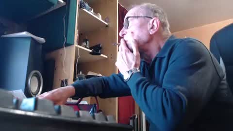 pascal88881 online show from November 3, 2025, 1:56 pm