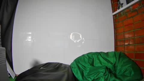 LunaAlan online show from March 5, 2025, 12:33 pm