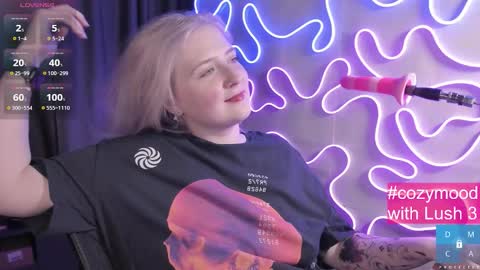 LunaAlan online show from October 5, 2025, 7:07 am