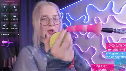 LunaAlan online show from October 14, 2025, 12:50 pm