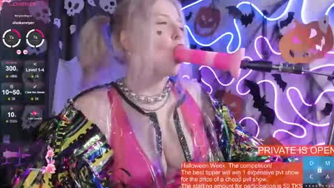 LunaAlan online show from October 31, 2025, 5:19 am