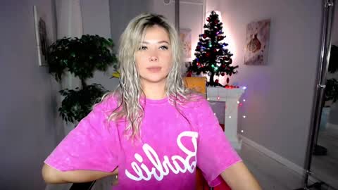 Snapshot of passionate_babe chatting on December 9, 2024, 6:34 am I have returned from vacation and I am glad to share my energy and emotions with you online show from December 9, 2024, 6:34 am