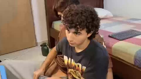 patri_ck_villa online show from October 17, 2025, 10:12 pm