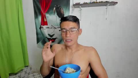 EDUAR Independent model online show from May 17, 2026, 2:31 am