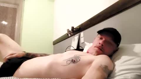 Snapshot of patrickgauvreau666 chatting on November 16, 2025, 6:57 pm Charles Tremblay online show from November 16, 2025, 6:57 pm