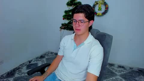 Snapshot of patrik027 chatting on December 5, 2024, 3:50 pm .... online show from December 5, 2024, 3:50 pm