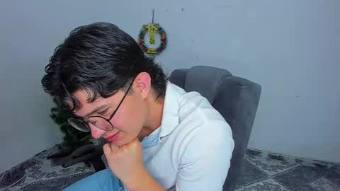 Snapshot of patrik027 chatting on December 21, 2024, 5:40 pm .... online show from December 21, 2024, 5:40 pm