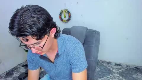 Snapshot of patrik027 chatting on December 22, 2024, 8:47 pm .... online show from December 22, 2024, 8:47 pm