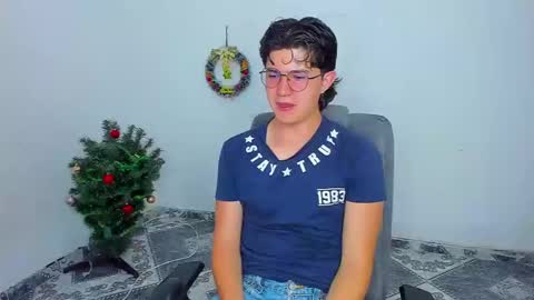 Snapshot of patrik027 chatting on December 28, 2024, 1:28 pm .... online show from December 28, 2024, 1:28 pm