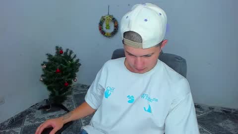 Snapshot of patrik027 chatting on January 6, 2025, 9:54 pm .... online show from January 6, 2025, 9:54 pm