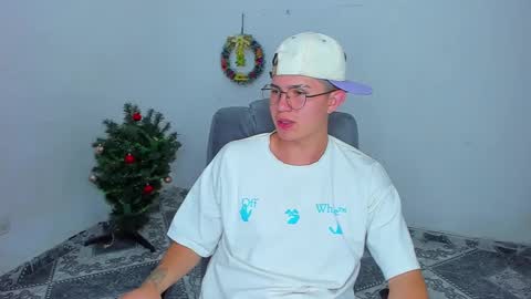 Snapshot of patrik027 chatting on January 7, 2025, 12:55 am .... online show from January 7, 2025, 12:55 am