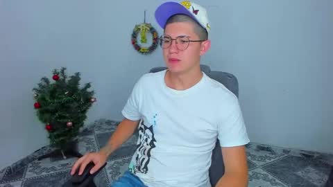 Snapshot of patrik027 chatting on January 7, 2025, 11:48 am .... online show from January 7, 2025, 11:48 am