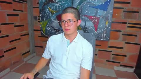 Snapshot of patrik027 chatting on January 17, 2025, 4:26 pm .... online show from January 17, 2025, 4:26 pm