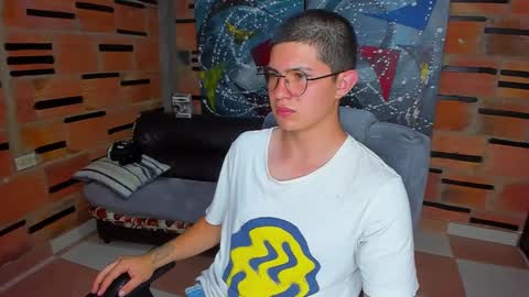 Snapshot of patrik027 chatting on January 23, 2025, 9:39 pm .... online show from January 23, 2025, 9:39 pm