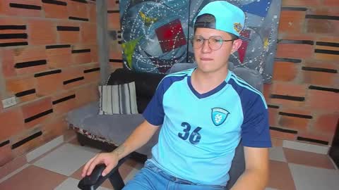 Snapshot of patrik027 chatting on February 14, 2025, 10:58 pm .... online show from February 14, 2025, 10:58 pm