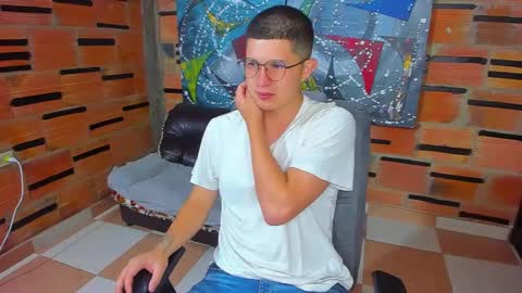 Snapshot of patrik027 chatting on February 28, 2025, 12:20 pm .... online show from February 28, 2025, 12:20 pm