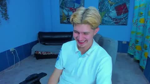 Snapshot of patrik027 chatting on September 10, 2025, 7:41 am .... online show from September 10, 2025, 7:41 am