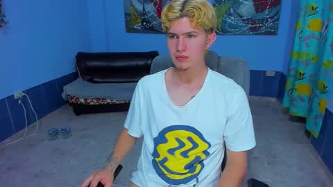 Snapshot of patrik027 chatting on September 11, 2025, 4:23 am .... online show from September 11, 2025, 4:23 am