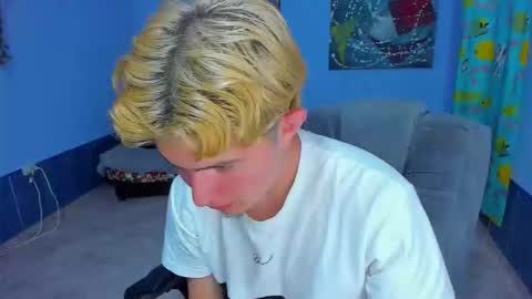 Snapshot of patrik027 chatting on September 13, 2025, 6:13 am .... online show from September 13, 2025, 6:13 am