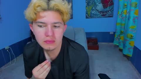 Snapshot of patrik027 chatting on September 14, 2025, 6:01 am .... online show from September 14, 2025, 6:01 am