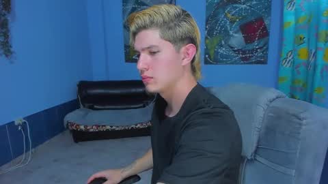 Snapshot of patrik027 chatting on September 19, 2025, 7:14 pm .... online show from September 19, 2025, 7:14 pm