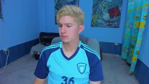 Snapshot of patrik027 chatting on October 1, 2025, 7:20 pm .... online show from October 1, 2025, 7:20 pm