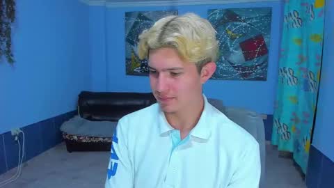 Snapshot of patrik027 chatting on October 23, 2025, 6:28 pm .... online show from October 23, 2025, 6:28 pm