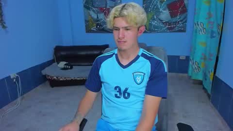 Snapshot of patrik027 chatting on October 25, 2025, 6:35 pm .... online show from October 25, 2025, 6:35 pm