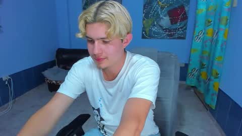 Snapshot of patrik027 chatting on October 29, 2025, 12:35 am .... online show from October 29, 2025, 12:35 am