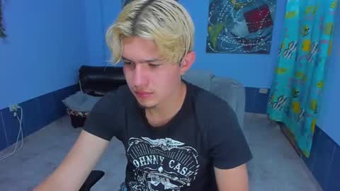 Snapshot of patrik027 chatting on October 29, 2025, 7:37 pm .... online show from October 29, 2025, 7:37 pm