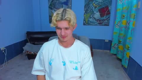 Snapshot of patrik027 chatting on November 6, 2025, 8:15 am .... online show from November 6, 2025, 8:15 am