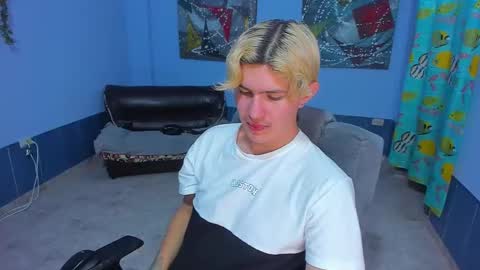 Snapshot of patrik027 chatting on November 21, 2025, 7:12 pm .... online show from November 21, 2025, 7:12 pm