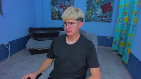 Snapshot of patrik027 chatting on November 23, 2025, 8:52 pm .... online show from November 23, 2025, 8:52 pm