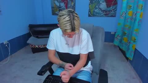 Snapshot of patrik027 chatting on November 26, 2025, 8:37 am .... online show from November 26, 2025, 8:37 am