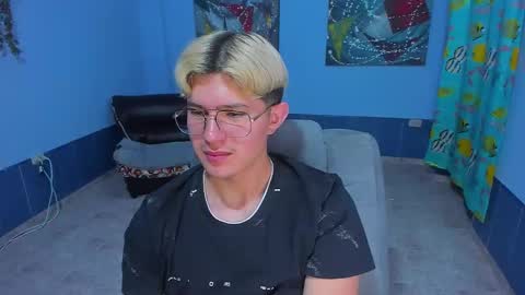 Snapshot of patrik027 chatting on November 29, 2025, 7:06 pm .... online show from November 29, 2025, 7:06 pm